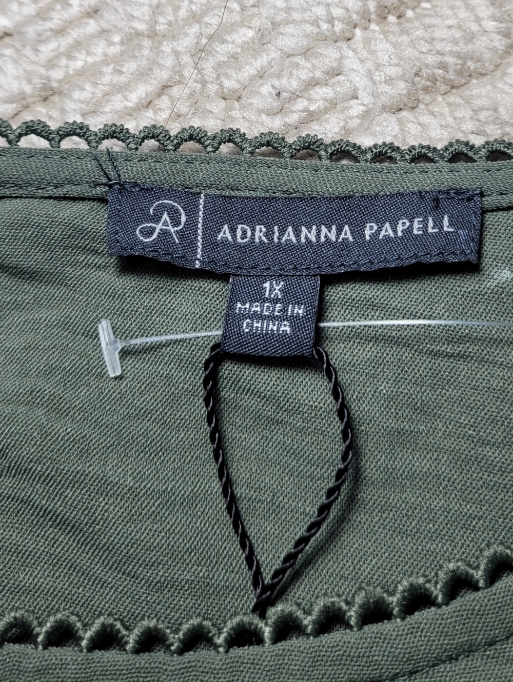NWT Adrianna Papell Olive Green Puff Sleeve Top Scalloped Eyelet Hem 1X - Picture 10 of 16